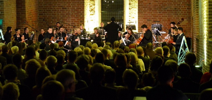 Tradycja i nowoczesność. Kolędy na miarę XXI wieku w wykonaniu Pulsaciones i EOK