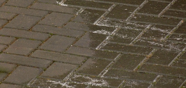 Na drogach i chodnikach będzie ślisko