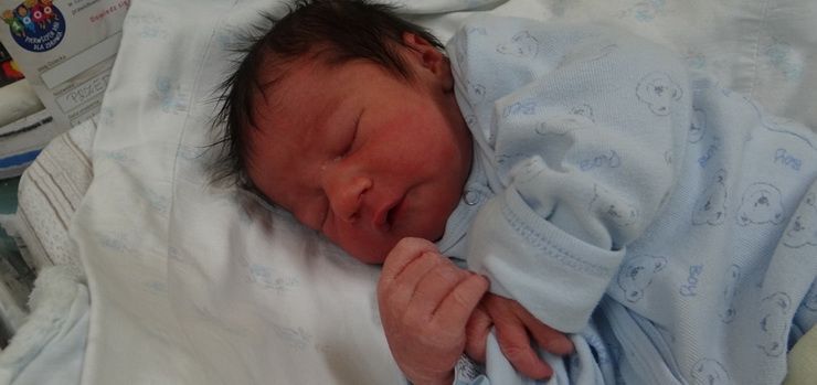 Przyjechała z Niemiec do Elbląga na Święta i urodziła synka. Zobacz dzieci urodzone w Nowym Roku w Szpitalu Wojewódzkim