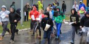 Z mapami wok stadionu biegali sami twardziele