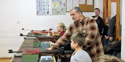 "Kady moe dosta karabinek sportowy i sprbowa swoich si"
