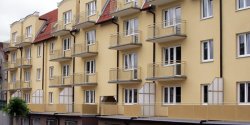 Jerzy Wilk o budynku komunalnym przy Browarnej: "To ju� nie jest bieda, tylko luksus". Co z budow� przysz�ych mieszka�?