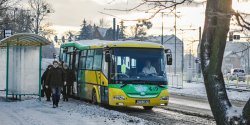 "Zg�osi�am spraw� do ZKM-u"! Kierowcy autobus�w nie otwieraj� przednich drzwi, bo... jest za zimno