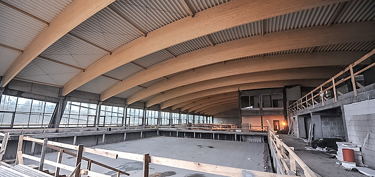 Budowa basenu przy Moniuszki na półmetku. Obiekt osiągnął stan surowy zamknięty