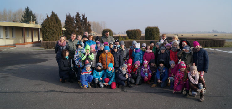 Uczniowie SP nr 21 z wizytą wśród lotników