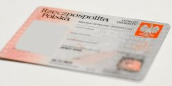 Nowy wygl�d dowod�w osobistych spowoduje problemy podczas wybor�w?