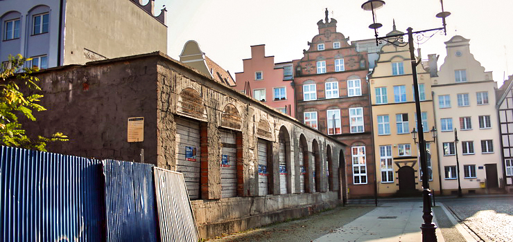 Koniec pobłażania dla inwestorów niedokończonych kamienic! Konserwator weźmie je pod lupę