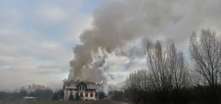 Poar na ul. Nowodworskiej. Na miejsce wysano pi zastpw Stray Poarnej 