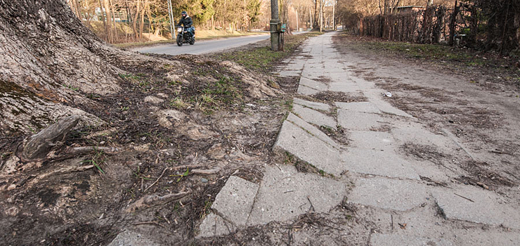 Złamałeś nogę na uszkodzonym chodniku? Możesz żądać od Miasta odszkodowania