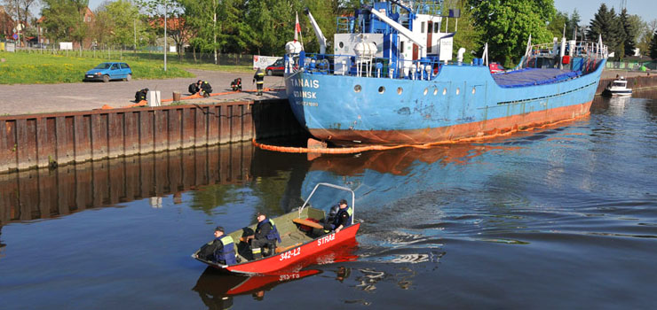Przeładunki zostały wstrzymane. Silny wiatr uniemożliwia transport towarów do elbląskiego portu