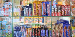 Problem przeterminowanych produkt�w w sklepach. Jakie kary na�o�y� sanepid? 