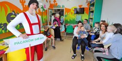 Kozio�ek Mato�ek odwiedzi� dzieci w Szpitalu Wojew�dzkim