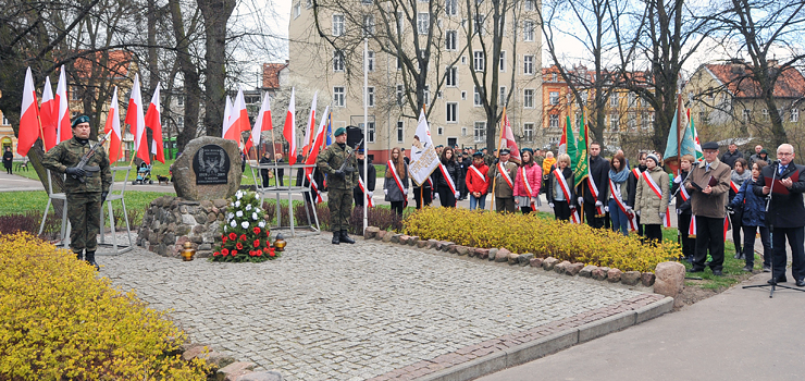  „Bya to wojna prowadzona na masow skal”. Oddano hod twrcom Zwizku Inwalidw Wojennych RP