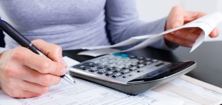 Statystyczna polska rodzina płaci miesięcznie za rachunki 920 zł