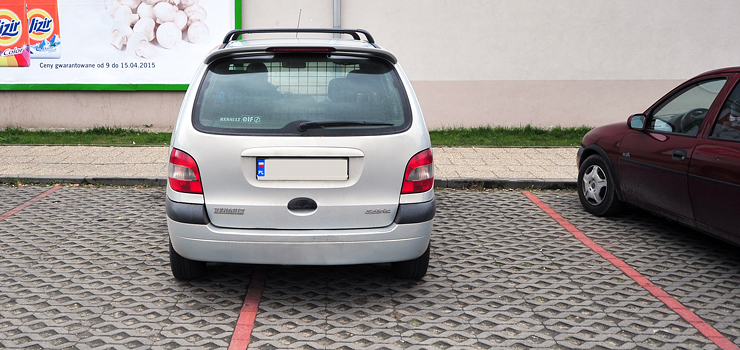 "W Elblgu parkuj jak chc". Policja ma prawo kara, ale tego nie robi