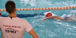 Zawodnicy Klubu P�ywackiego "Jedynka" zdobyli 15 medali
