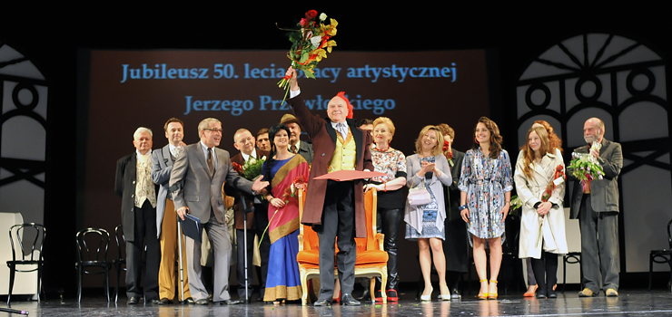 Cały teatr świętował 50-lecie pracy artystycznej aktora Jerzego Przewłockiego. "Ludzie biją brawo już całe pół wieku!"