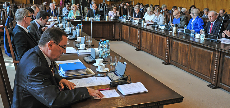 Radni sprawnie i bez żadnych uwag przyjmowali kolejne projekty uchwał. Co przegłosowali?