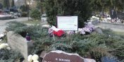 Usunito tablic z cmentarza, bo „umieszczono j bez adnych uzgodnie”. Radni chc, aby wrcia