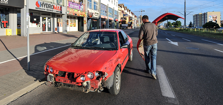  Ford wjecha w tramwaj. "Kierowca by zamylony, ale motorniczy te mg zwolni"