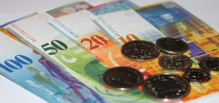 Kredyty we frankach będą przewalutowane po kursie z dnia transakcji?