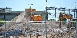 Na D�bowej trwa budowa drugiego Lidla. Realizacja trzeciego ruszy w przysz�ym roku