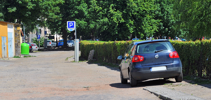 Dlaczego mamy płacić za parkowanie w niedostosowanych do tego miejscach? Elblążanin ze skargą u wojewody