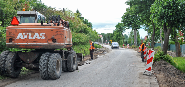 Trwa przebudowa drogi z Gronowa Górnego do Nowiny. Latem ruszą kolejne remonty dróg wokół Elbląga