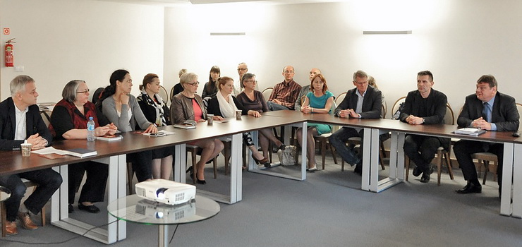 Nauka prowadzenia konsultacji kosztowaa 250 tys. z i trwaa dwa lata. Elblanin: "Odbir spoeczny jest zerowy"