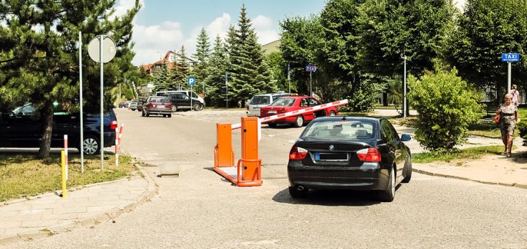 Teren naprzeciwko WSZ idealny na parking? „To  kolejne miejsce wstydu”
