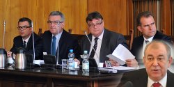 J.Wilk: Zg�aszane s� skargi, �e w�adze miasta s� trudno dost�pne. Trzeba czeka� miesi�cami na przyj�cie