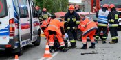 Wypadek przed mostem Unii Europejskiej. Dwie osoby ranne