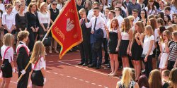 "Jest to dzie� historyczny zar�wno dla naszej szko�y, jak i dla miasta". Zobacz zdj�cia z rozpocz�cia roku szkolnego ZSG