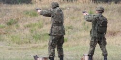 Szkolenie strzeleckie prowadzili �o�nierze 16 batalionu dowodzenia