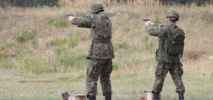 Szkolenie strzeleckie prowadzili onierze 16 batalionu dowodzenia