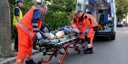 Potr�cenie motocyklisty na Orzeszkowej. Sprawca zbieg� zielonym seatem