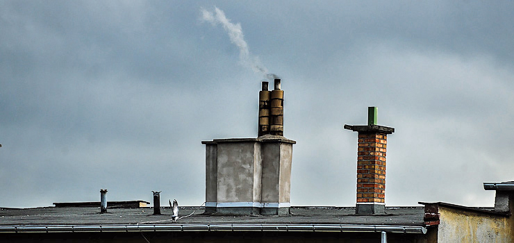 Straż Miejska i ZBK apeluje do mieszkańców: w piecach domowych nie wolno spalać śmieci