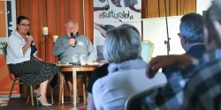 "Pomys� na Festiwal wzi�� si� z niedosytu po grudniowym jubileuszu Elbl�skiej Sceny Literackiej"