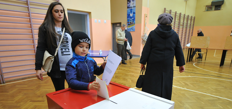Trwa głosowanie w wyborach parlamentarnych. Do południa w Elblągu głos oddało blisko 16 tys. osób