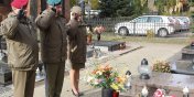 wito Zmarych w 16 PDZ. onierze uporzdkuj wojskowe mogiy
