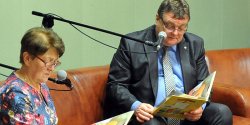 Prezydent Witold Wrblewski opowiada bajki. Zobacz zdjcia