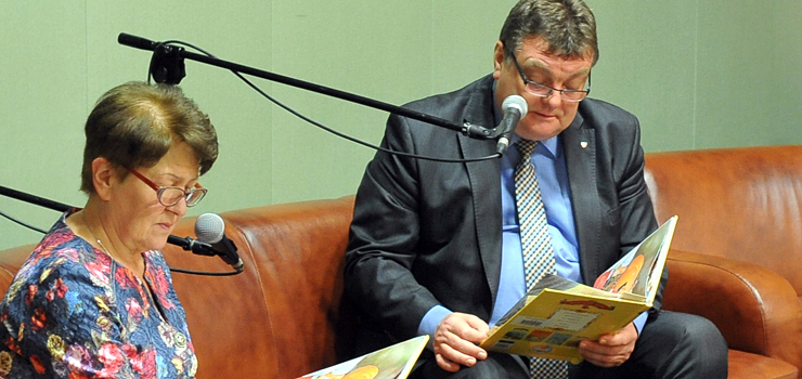 Prezydent Witold Wróblewski opowiada bajki. Zobacz zdjęcia