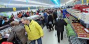 W przyszym roku zapacimy wicej za zakupy? Taki moe by efekt podatku od hipermarketw