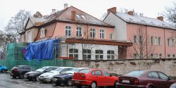 Renowacja zabytkowej willi przy Stoczniowej przeci�ga si� w czasie. Inwestor milczy