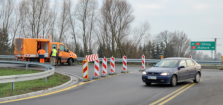 Wiadukt na wylotówce z Elbląga na Malbork zamknięty. Kierowcy tirów łamią przepisy i jeżdżą na pamięć