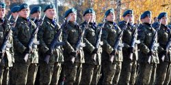 Dzi� 34. rocznica og�oszenia stanu wojennego. "Wielu pozna�o w tych czasach siebie"