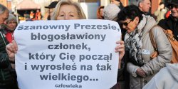 „B�dziemy czynnie sprzeciwia� si� takiemu dzia�aniu PiS”. Elbl��anie licznie wzi�li udzia� w manifestacji KOD
