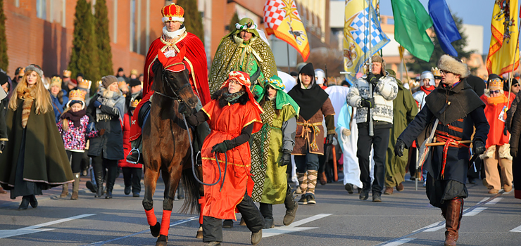 "Ludzie są spragnieni wspólnych przeżyć duchowych nawet w dzisiejszym świecie". Zobacz zdjęcia z Orszaku Trzech Króli