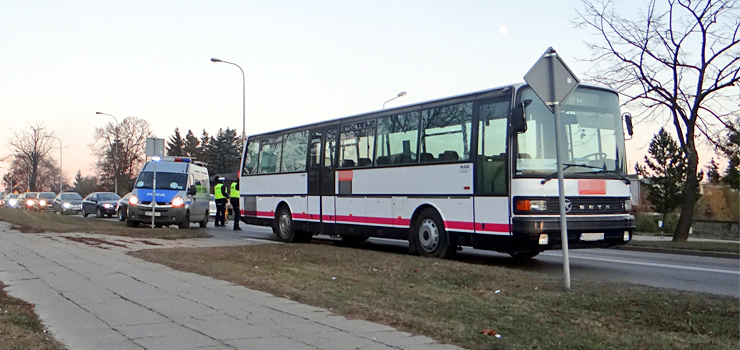 Kontrola autokaru zakończyła się zatrzymaniem dowodu rejestracyjnego za zły stan techniczny