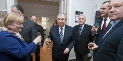 Pose� Jerzy Wilk czeka na elbl��an. Dzi� otworzy� biuro poselskie